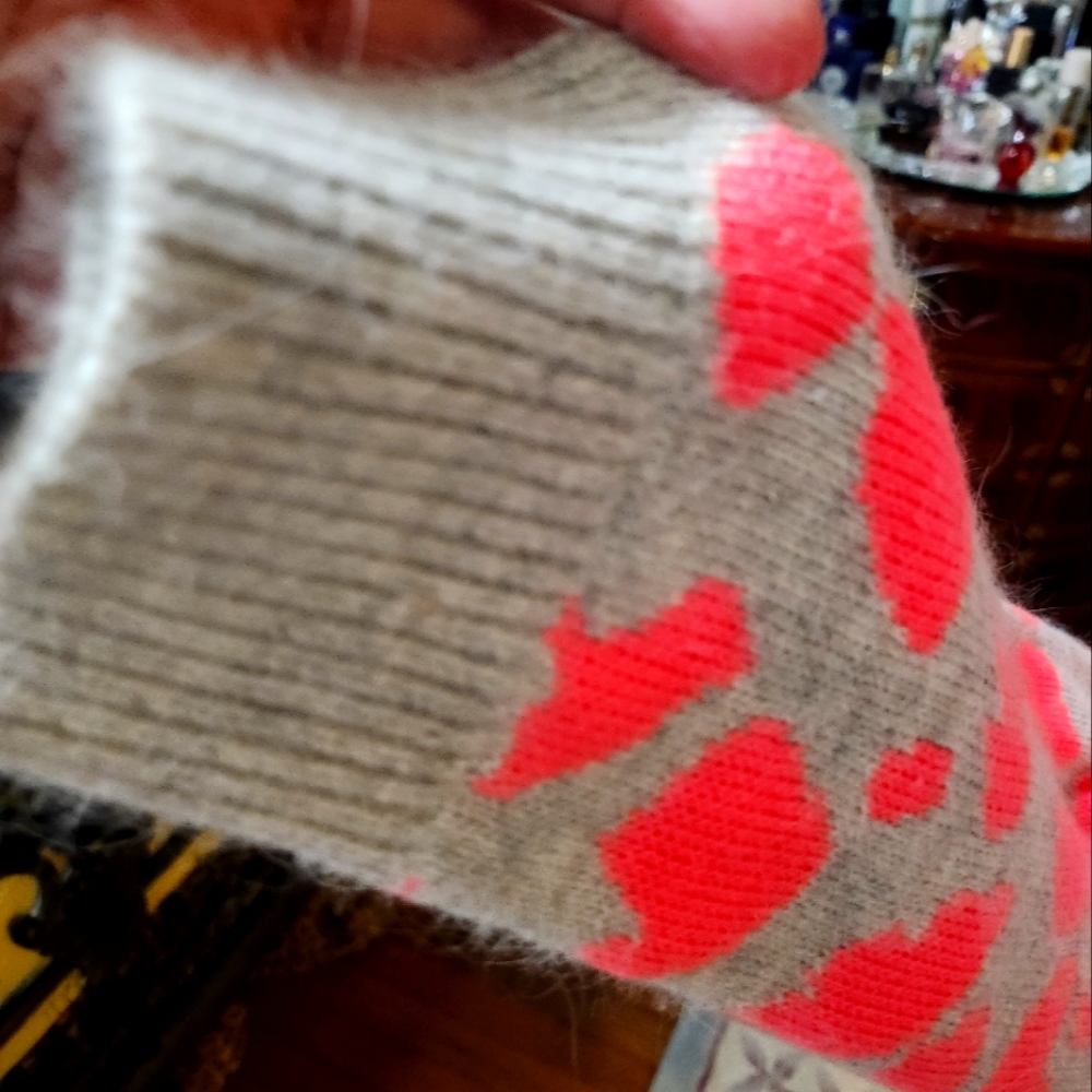 Women's sweater